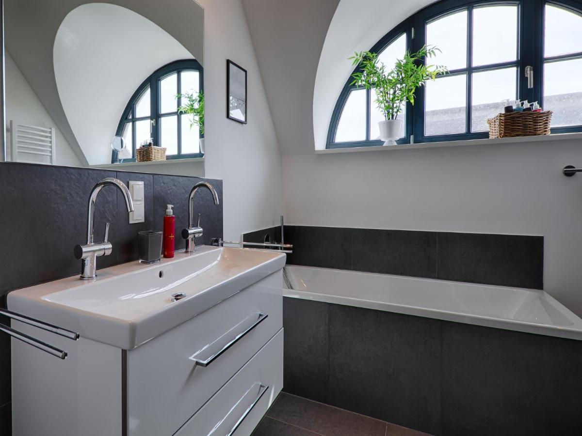 Reetland Am Meer - Premium Reetdachvilla Mit 3 Schlafzimmern, Sauna Und Kamin F27 Dranske Eksteriør billede